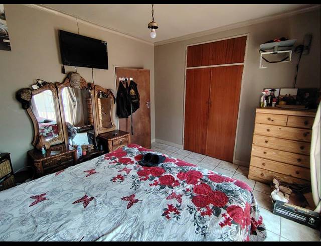 3 BEDROOM FREESTANDING FOR SALE IN KANONKOP